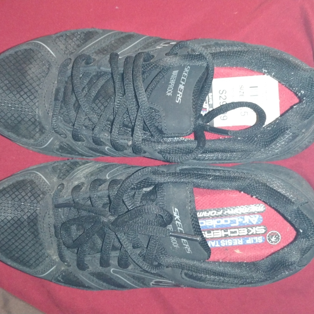 Sketcher's Slip Resistant Work Shoes size 8.5